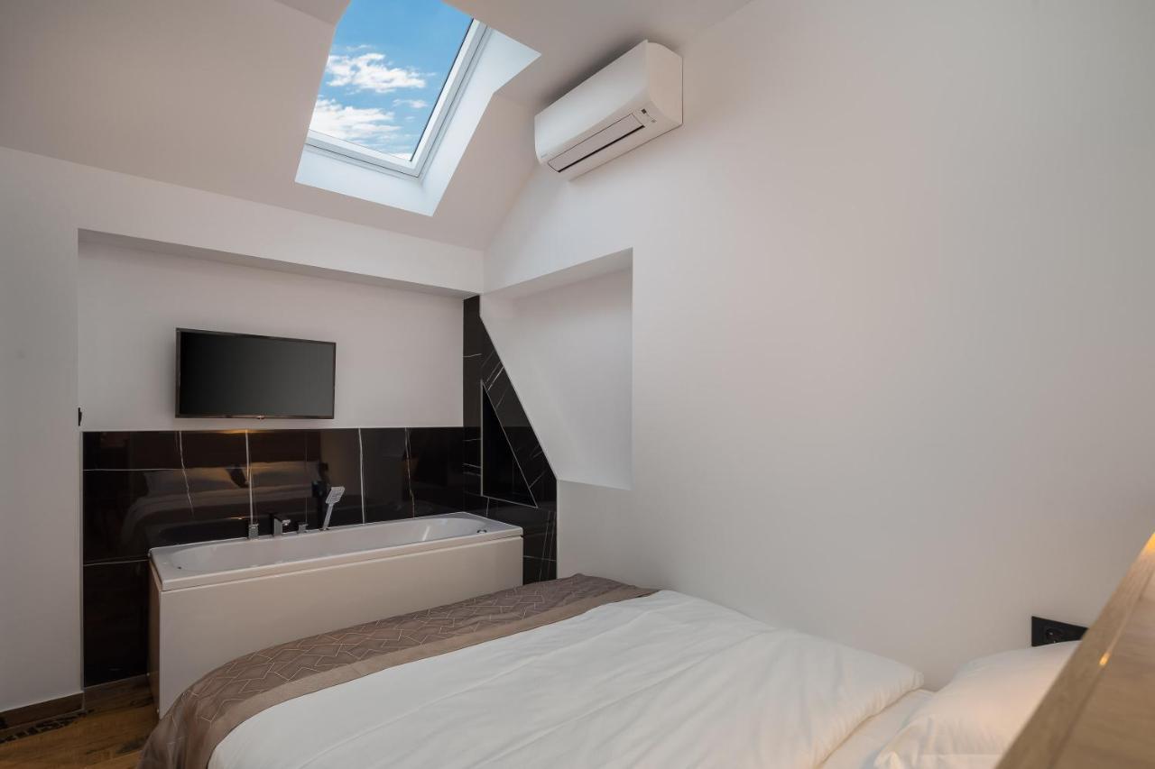 Top Rooms Split Exterior photo