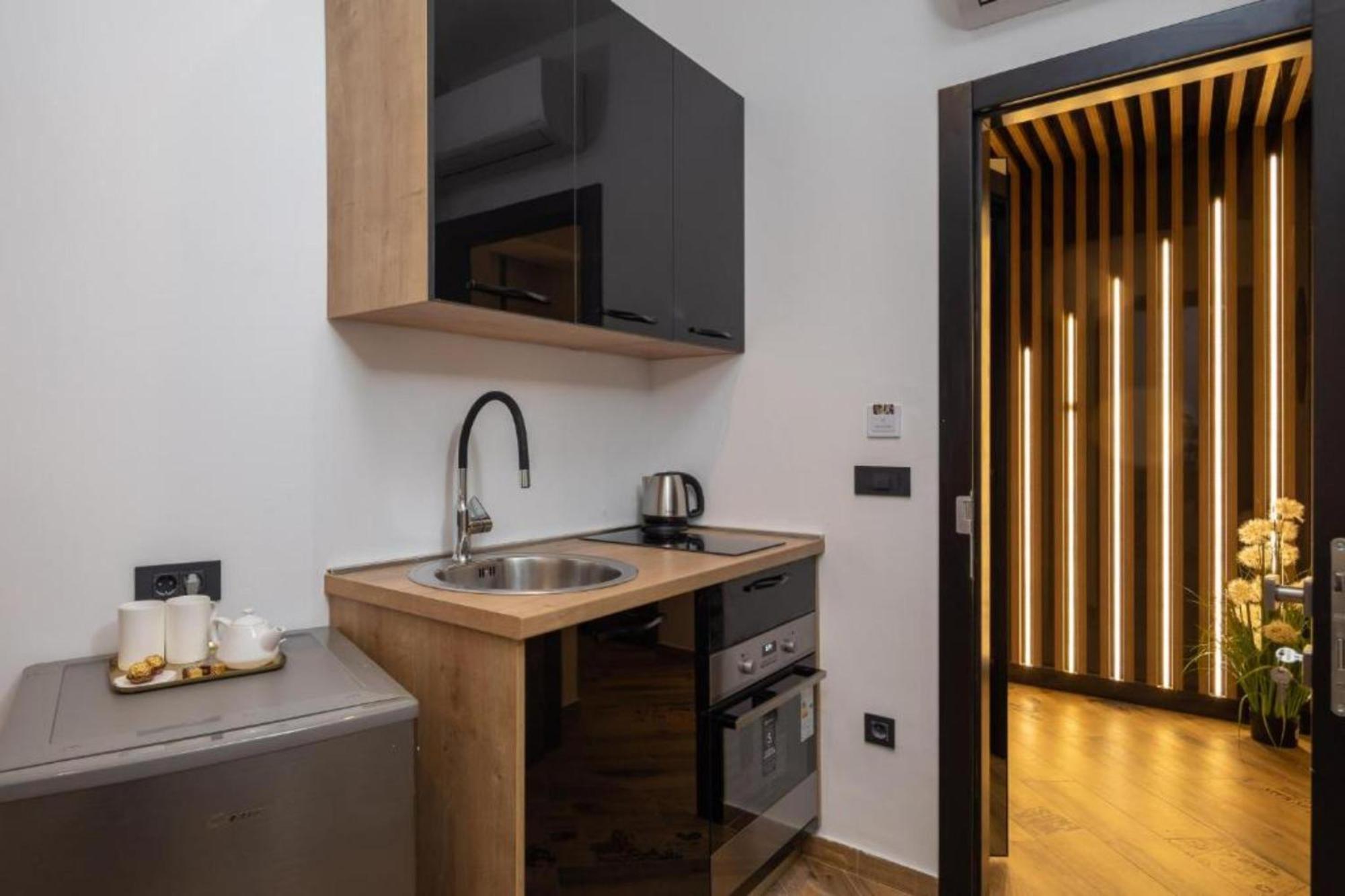 Top Rooms Split Exterior photo
